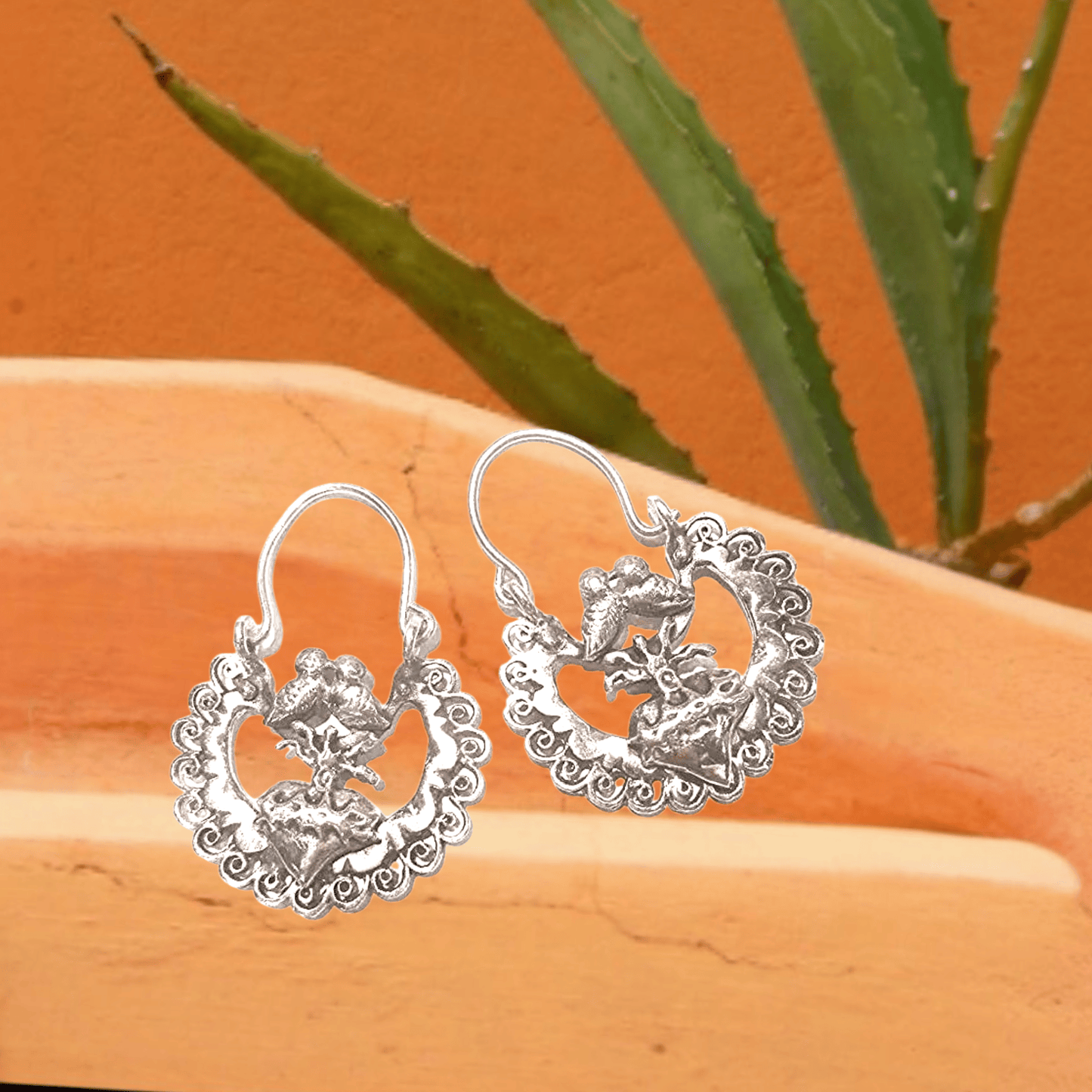 Sacred Heart Lovebird Arracadas ilamentsjewelry