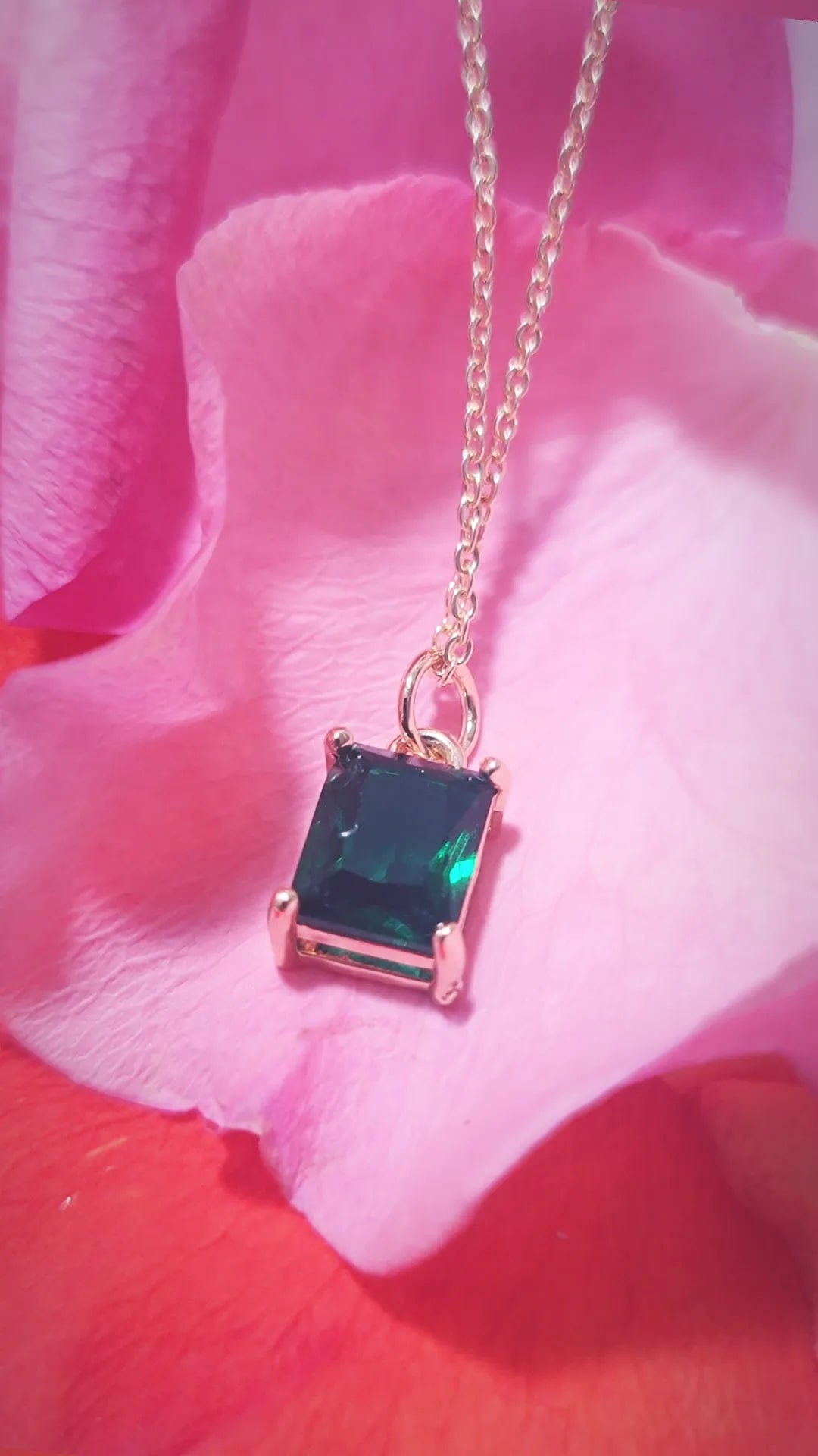 Emerald Crystal Necklace ilaments Jewelry